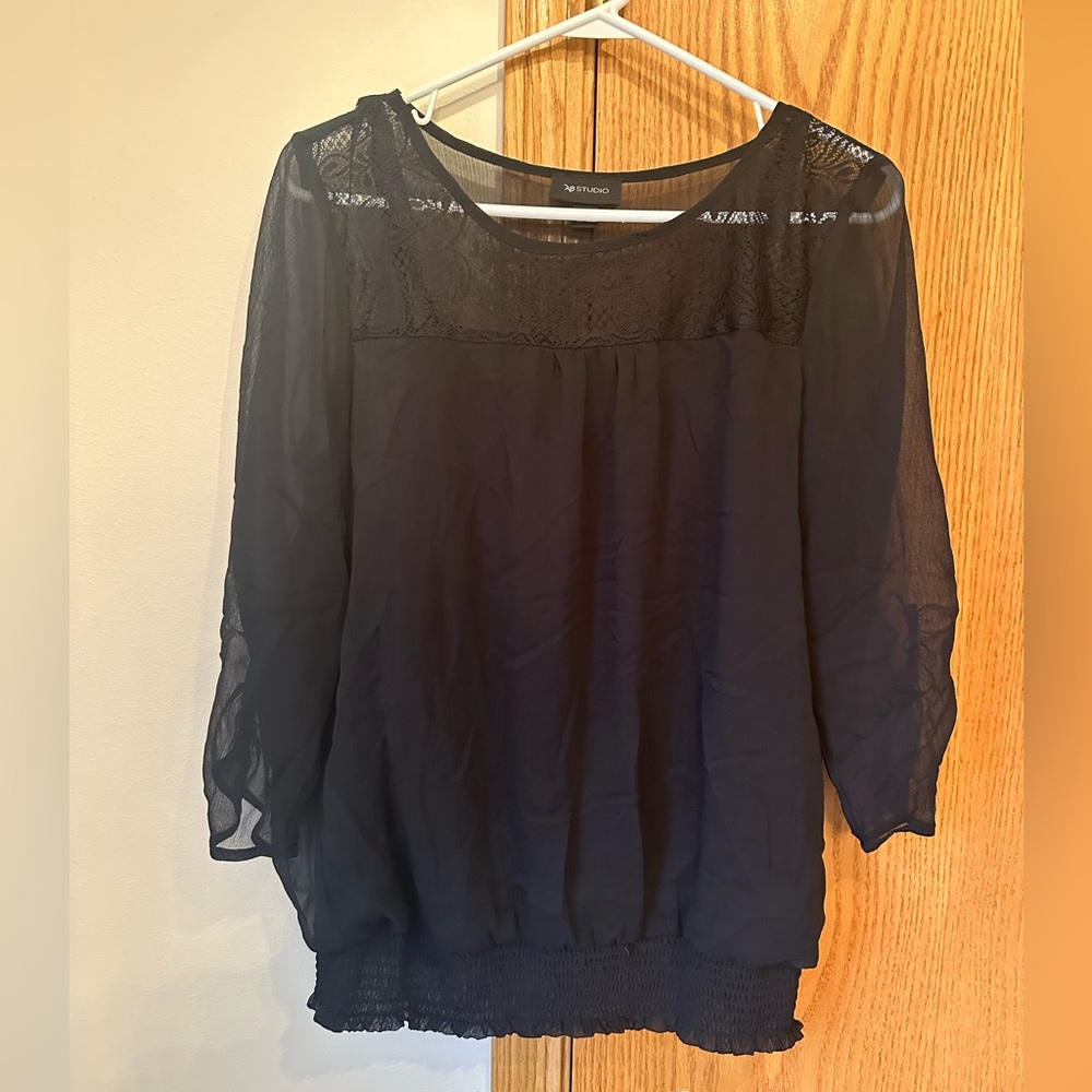 Women’s Black 3/4 Sleeve Blouse AB Studios
Size: L
Blk Cami sewn in